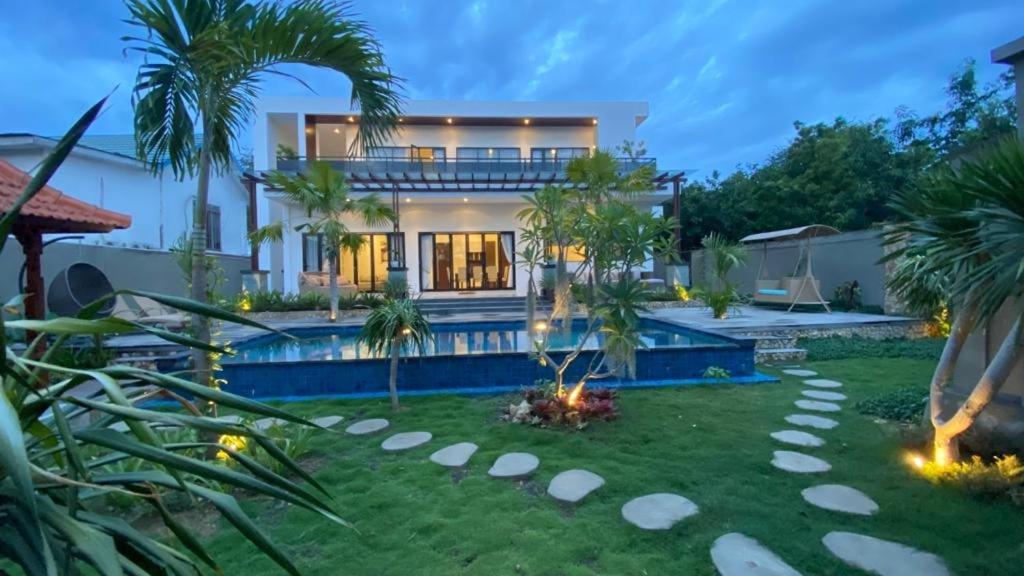 Villa Niang Ando Labuan Bajo Exteriör bild